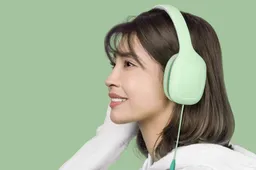 Xiaomi launches Orange/Mint Green variants of its Mi Headphones LE