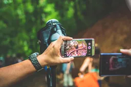 How To Utilize Your Smartphone Camera and Take The Best Photos