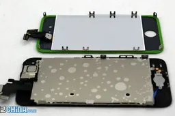 New iPhone 5 side by side with iPhone 4S