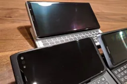 Nokia E7 look-alike is coming back to the market but from a strange brand