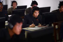 U.S. senators call on FTC to investigate Apple & Google over mobile tracking