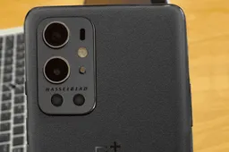 OnePlus 9 Pro black version uses a granular back cover