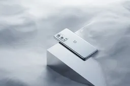 OnePlus 9, 9 Pro system update brings OnePlus Store app