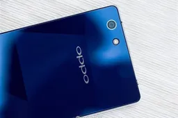 Pre-release photos of the Oppo R1C published
