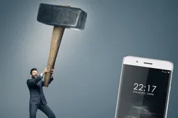 Oukitel hammers the K4000, K4000 Pro and iPhone 5 on video