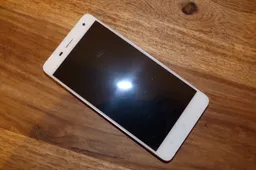 Doogee DG850 Hitman Review – A clone we can condone?