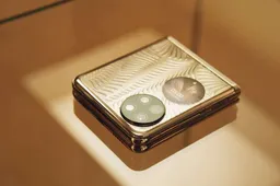 Huawei P50 Pocket spotted on hands-on video