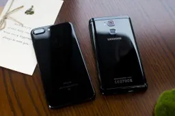 Doogee Y6 Piano Black or the similar iPhone 7 Plus Jet Black?