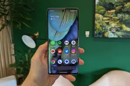 Nothing Phone (2) gets Nothing OS 2.0.1 update - brings better camera with more lighting