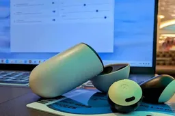 Google launched a new Pixel Buds PWA for Chromebook