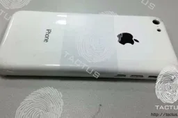 Dear Apple please don't let this plastic iPhone 5 be your budget option