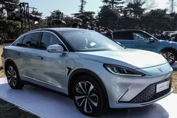 Polar Fox Alpha S Huawei HI version pre-sale starts at $39,000