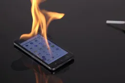 Ulefone Metal surviving even the flaming alcohol on the display