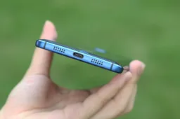 The Elephone S8 features an USB Type-C Gen 2.0 port