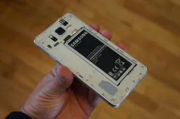 EU wants the return of easy replaceable batteries in smartphones