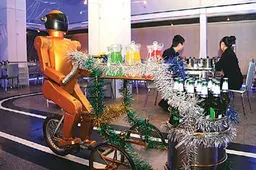 Robot Waiters Cycle in to Chinese Restaurants