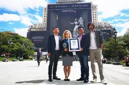 Huawei P20 Pro Advertising Scored Guinness World Record (5,673 square meters)