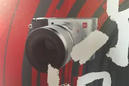 Xiao Yi releasing Leica T lookalike camera