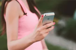 Strategy Analytics: Chinese Users Postpone Buying New Phones