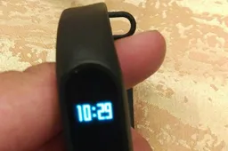 More leaked images of the Mi Band 2