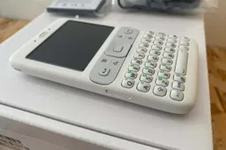 The prototype of the first Android goes on sale on eBay