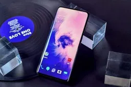 OnePlus 8T Screen: The Best In The Industry