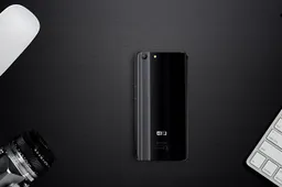 Elephone S7 flashes the fancy glittery black cover