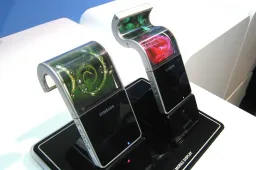 Forget About A Foldable Smartphone From Samsung Until 2019