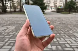 Yet another Samsung smartphone is now receiving the One UI 7 update