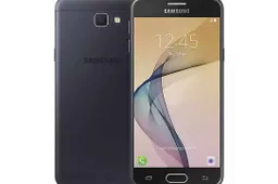 A Samsung smartphone explodes in a bag - burns the carrier