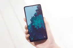 Samsung Galaxy S20 FE gets an update to fix touchscreen issues