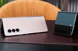 Samsung hopes to triple sales of foldable smartphones this year