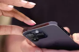 Smartphones with satellite connections - what do they offer