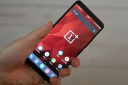 OnePlus 5T hands-on photo pops up on Weibo! Carl PEI hints towards imminent launch by posting a teaser