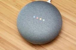 Lenovo's 8-inch smart display now comes with a free Google Home Mini