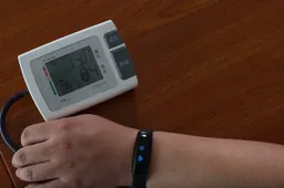 Cubot V2 vs. Xiaomi MiBand 2 - heartrate monitoring comparison video