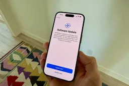 Apple's New 'Presto' System: Wireless In-Box iPhone Updates at Apple Stores