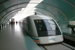 ‘Chinese Bullet Trains Are Modern and Safe! So There!’