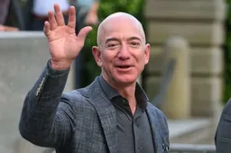 Jeff Bezos became the richest person with a record fortune of $211 billion