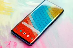 This smartphone can change the color of its back panel