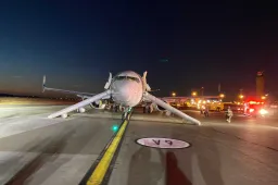 Samsung smartphone explodes in an airplane - passengers scamper to safety