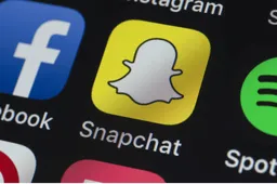 Snapchat users report widespread outages and login issues