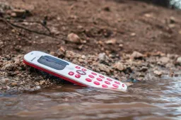 5 interesting waterproof smartphones for 2017