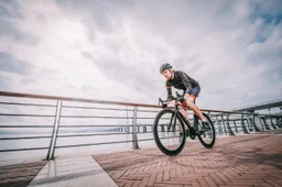 How did SpeedX succeed while 70% of Kickstarter's projects fail?