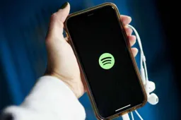 Despite Apple's oppression, Spotify's revenue soars