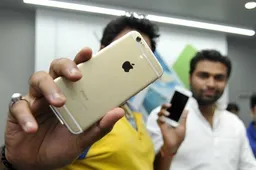 Less Than 1mln in Half a Year: Apple Considering Giving up Indian Market
