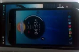 UMi Cross phablet spy photo
