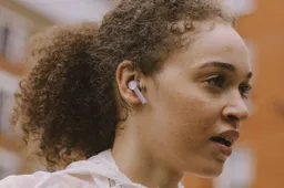 OnePlus Buds Z2 Retail Packaging Leaked, Showcasing Design, Charging Case