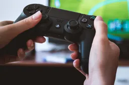 To combat the COVID-19 pandemic, WHO recommends playing video games