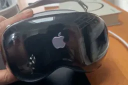 Apple's Vision Pro Update Process Revealed in a Video